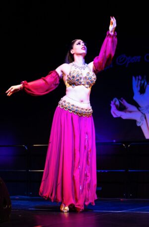 Lyrisk oriental koreografi med Lamya